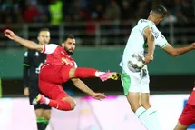 'فیلم| حمله محمدحسین کنعانی زادگان به هواداران پرسپولیس در اراک'