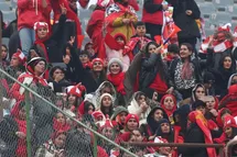 'فیلم| واکنش تند به واگذاری پرسپولیس؛ حقوق بازنشسته ها را ندادید که 2 هزار میلیارد چک برای فوتبال بکشید؟'