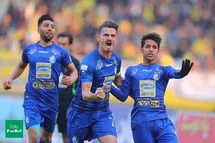 'زمان بازی استقلال و شهر خودرو تغییر می کند؟'