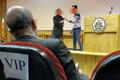 عکس| دانشجویان دختر دانشگاه شریف بدون حجاب در تریبون آزاد با حضور آقای رئیس!