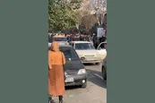 فیلم| ضرب و شتم یک دستفروش توسط ماموران شهرداری گرگان