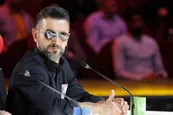 عکس| امین حیایی روی ویلچر؛ شایعه سکته داور عصر جدید در فضای مجازی داغ شد