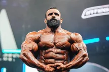 'هادی چوپان پس از قهرمانی به آرنولد چه گفت؟'