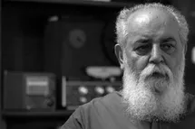 'وصیت نامه هوشنگ ابتهاج (سایه): پیکرم را زیر درخت ارغوان به خاک بسپارید'