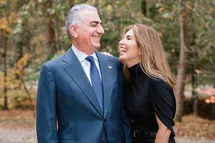 'عکس| گروه هکری &laquo;عدل علی&raquo; منتشر کرد؛ پاسپورت رضا پهلوی و همسرش بدون نامی از ایران'