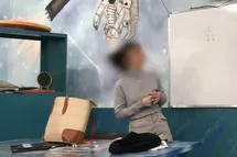 'عکس| هنجارشکنی معلم بی حجاب در مدرسه؛ آموزش قانون شکنی به دانش آموزان در کلاس درس'