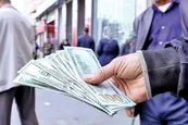 احتمال ریزش قیمت دلار در سال 1403