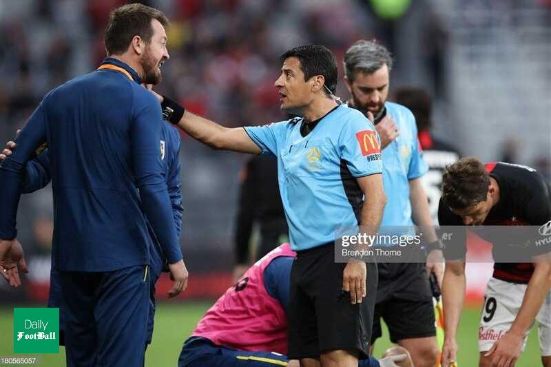 اولین قضاوت فغانی در لیگ استرالیا + عکس