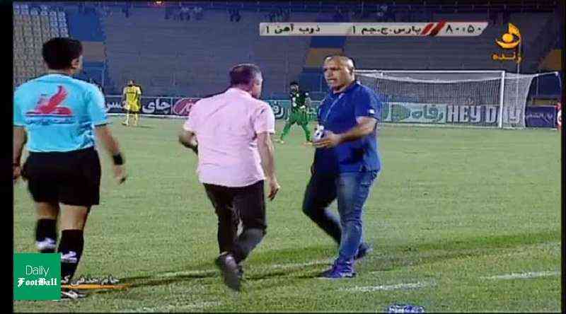 درگیری کمالوند و منصوریان در بازی پارس جنوبی و ذوب آهن