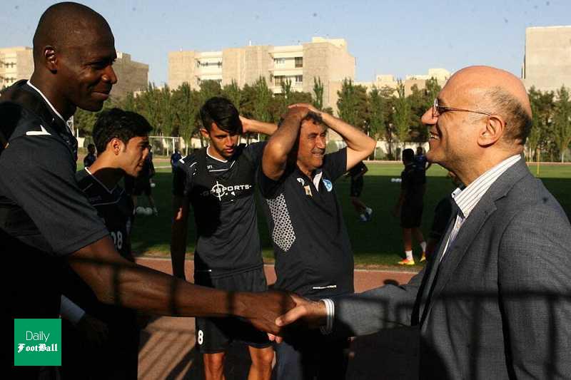 استقلال در آستانه توافق با یک مهاجم