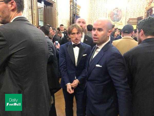 لوکا مودریچ در سالن برگزاری مراسم توپ طلای 2019