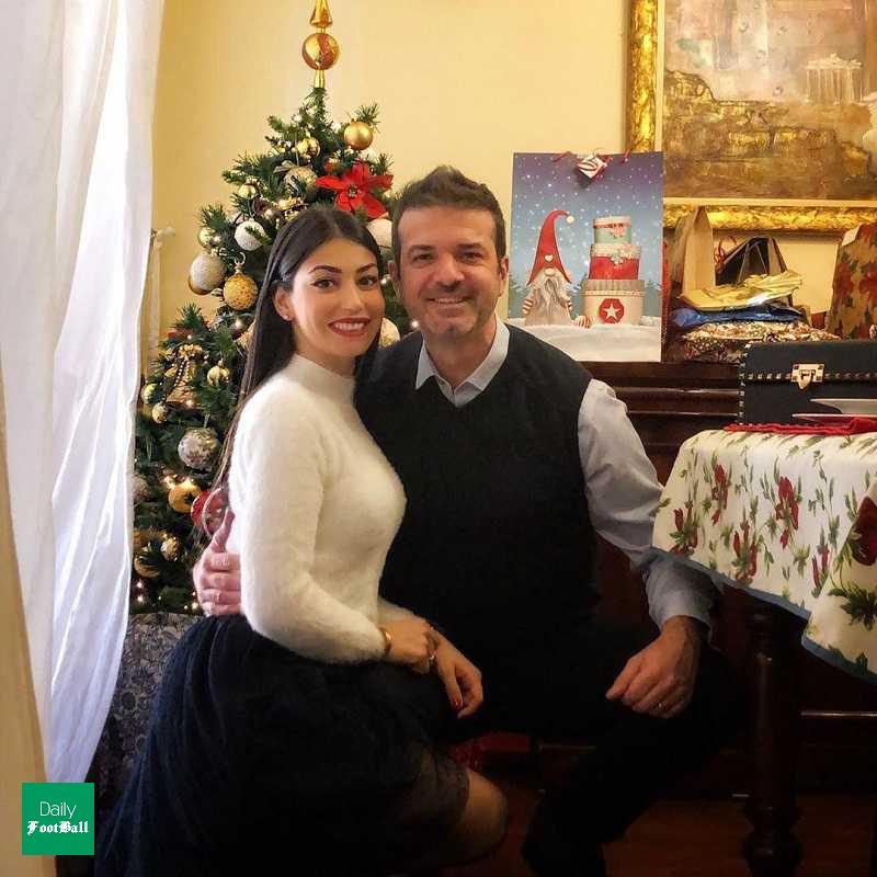 استراماچونی و همسرش در جشن کریسمس