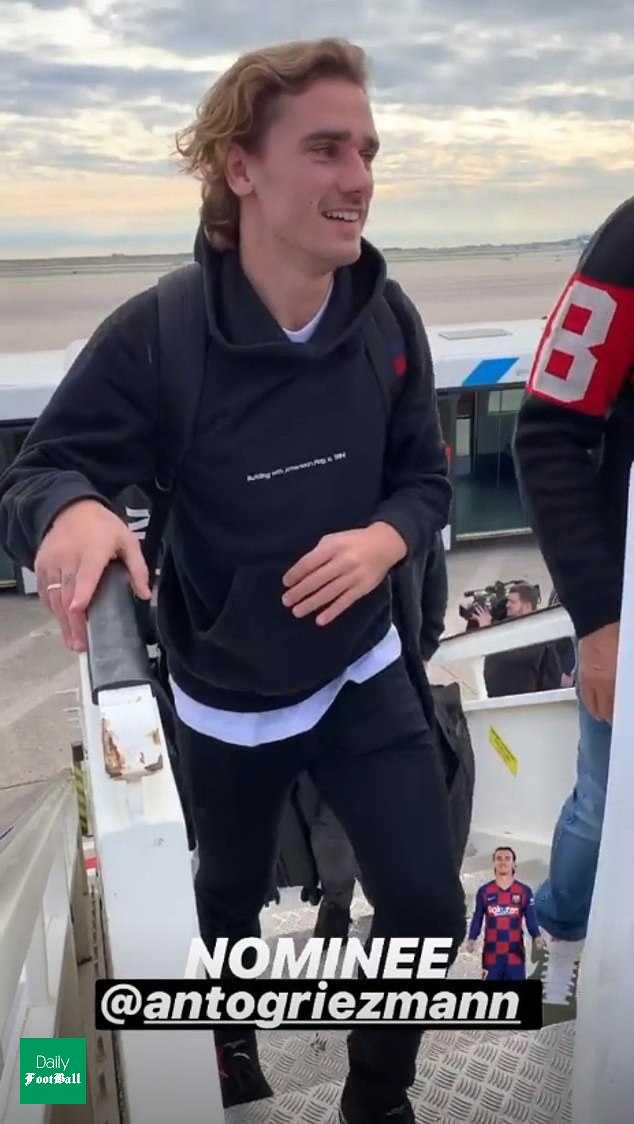 بازیکنان بارسلونا در مراسم اهدای توپ طلا