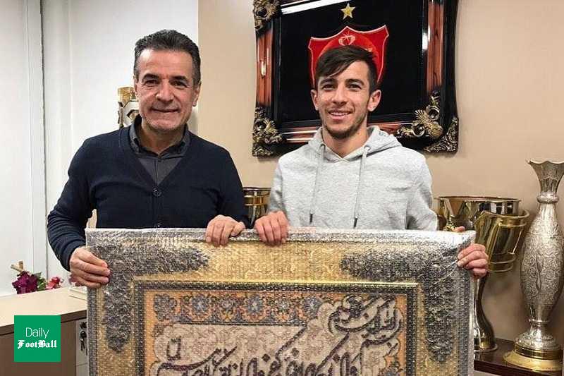 فسخ قرارداد فرشاد احمدزاده با پرسپولیس