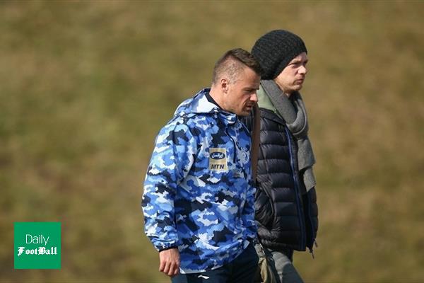 شکایت دستیار شفر از استقلال