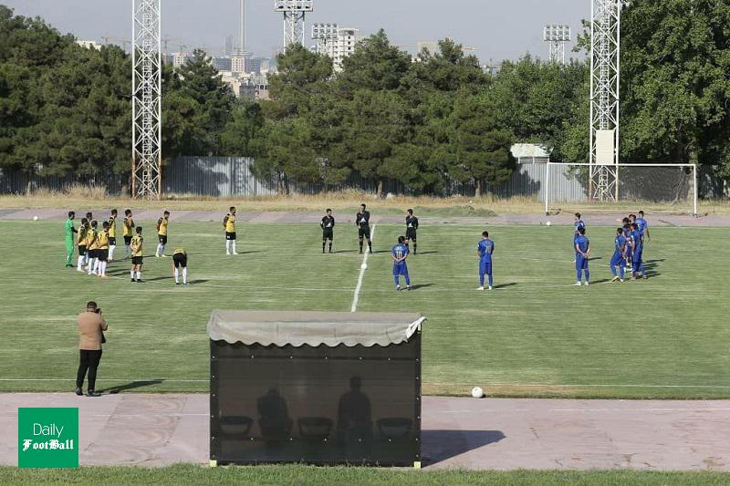 فرهاد مجیدی اینطور بازی استقلال و خوشه طلایی را تماشا کرد | دیلی فوتبال