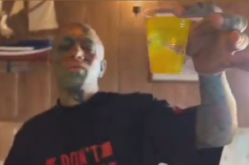 فیلم| امیر تتلو رد داد: کثافت کاری جدید تتلو با چاشنی حالت تهوع | دیلی فوتبال