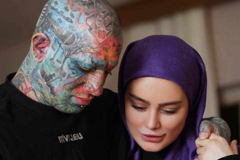 عکس| تاتو های جدید سحر قریشی: تتلو دست حاج خانوم را پلمپ کرد! | دیلی فوتبال