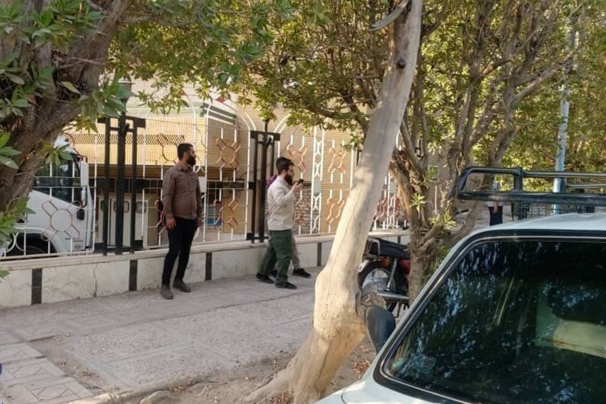 عکس و فیلم| گشت ارشاد خودجوش در کنسرت سیروان خسروی در اهواز دردسرساز شد | دیلی فوتبال
