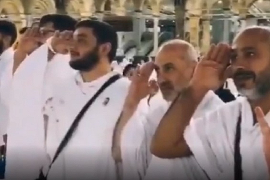 فیلم| سرود سلام فرمانده در مسجدالحرام توسط زائران حج اجرا شد | دیلی فوتبال