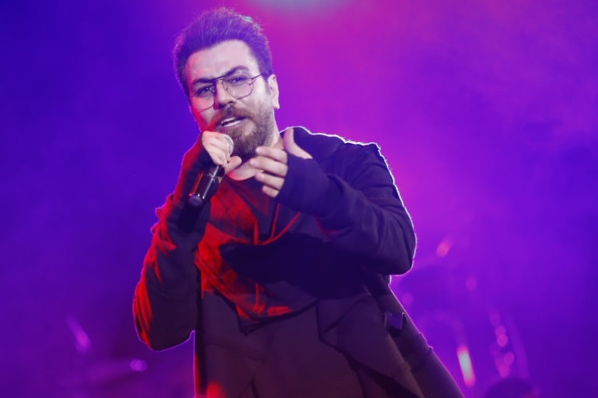 فیلم| توهین وقیحانه «گرشا رضایی» به هوادارانش در کنسرت زاهدان | دیلی فوتبال