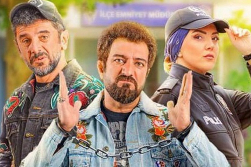 فیلم| رقص جنجالی امین حیایی با عایشه گل در پشت صحنه سریال ساخت ایران 3 | دیلی فوتبال