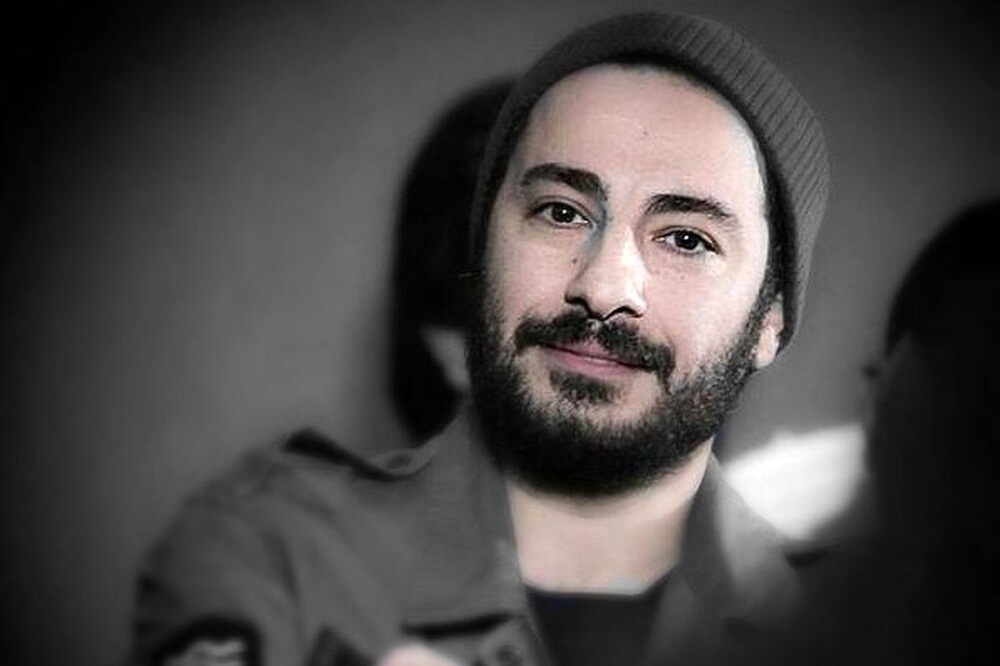 عکس| واکنش متفاوت نوید محمدزاده به شباهتش با خان قجری عکس| واکنش متفاوت نوید محمدزاده به شباهتش با خان قجری | دیلی فوتبال