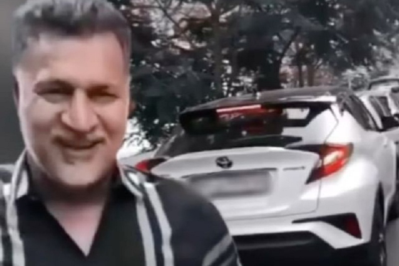 فیلم| ماشین لاکچری علی دایی؛ برخورد جالب شهریار فوتبال ایران با یک هوادار در خیابان | دیلی فوتبال