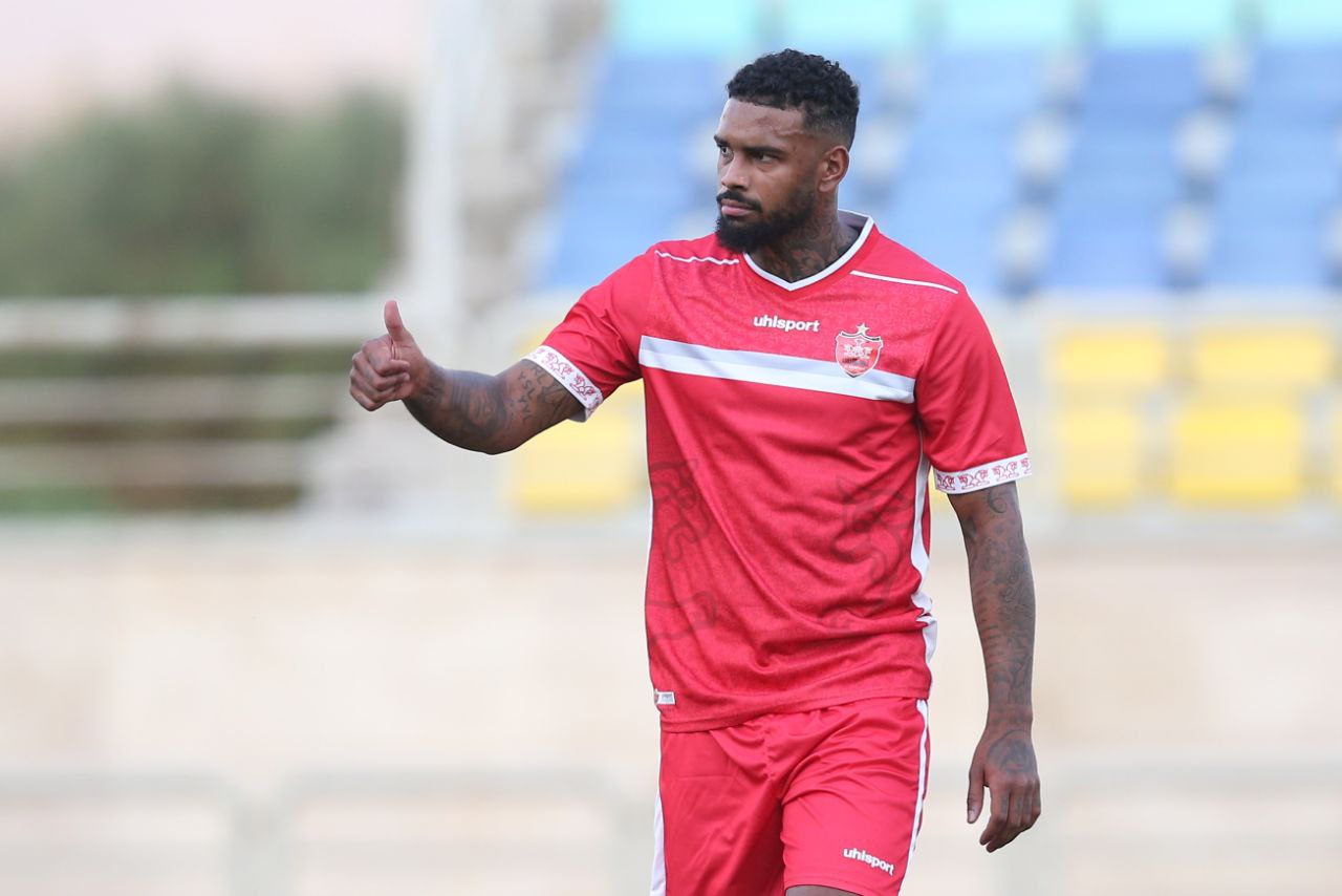 یورگن لوکادیا در یک جمع خصوصی: سفارت هلند تاکید کرده برگردم! | دیلی فوتبال