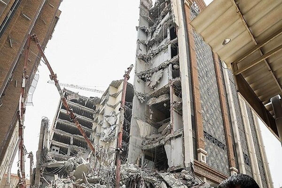 فیلم| متروپل دوباره ریخت؛ لحظه فروریختن دوباره ساختمان متروپل آبادان در شهریور 1401 | دیلی فوتبال