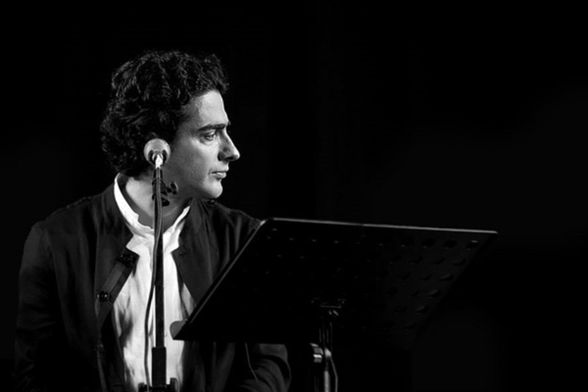 فیلم| همایون شجریان در کنسرت استرالیا با عکس مهسا امینی روی صحنه رفت فیلم| همایون شجریان در کنسرت استرالیا با عکس مهسا امینی روی صحنه رفت | دیلی فوتبال