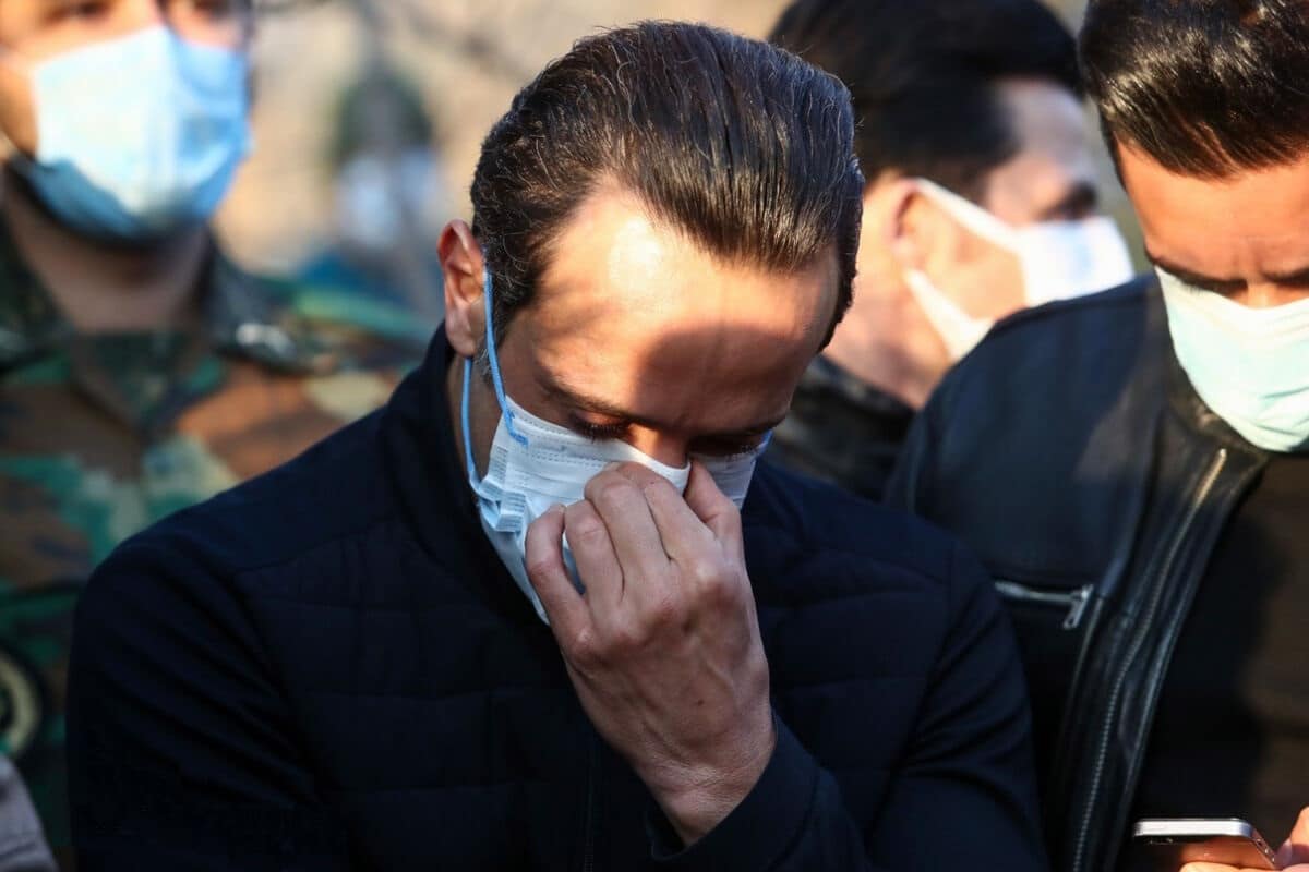 علی کریمی، سرباز وطن یا لیدر اغتشاشات 1401؛ جادوگر متهم به اقدام علیه امنیت کشور شد | دیلی فوتبال