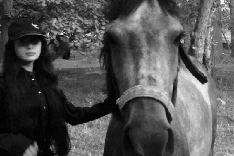 عکس| پارمیس همنوا دختر دانش آموز ایرانشهری کیست و آیا در اغتشاشات سیستان و بلوچستان کشته شده است؟ | دیلی فوتبال