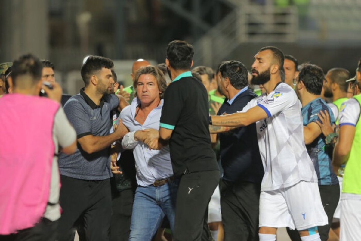 عکس| واکنش رسانه های اروپایی به خشم جنجالی مربی استقلال؛ ساپینتو را مهار کنید عکس| واکنش رسانه های اروپایی به خشم جنجالی مربی استقلال؛ ساپینتو را مهار کنید | دیلی فوتبال