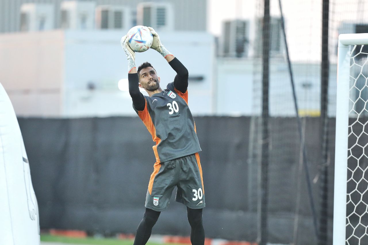 محرومیت حسین حسینی قطعی شد؛ دروازه بان استقلال بازی با تراکتور را از دست داد | دیلی فوتبال