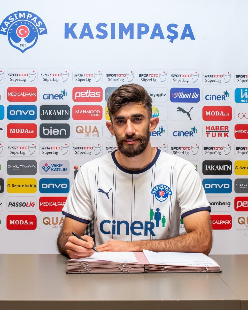 جواب رد به پرسپولیس؛ علی قلی زاده به کاسیم پاشا ترکیه پیوست | دیلی فوتبال