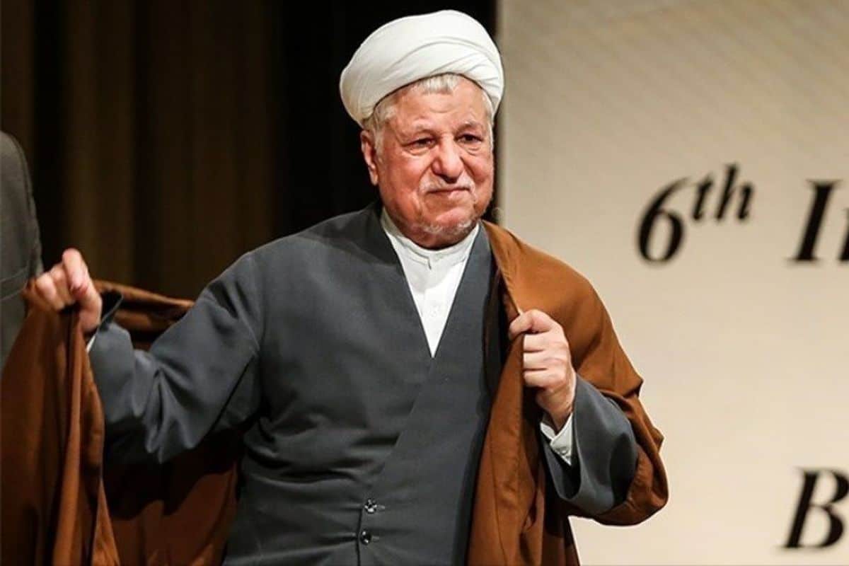 فیلم دیده نشده از رانندگی آیت الله هاشمی رفسنجانی در افتتاح خط تولید پراید | دیلی فوتبال