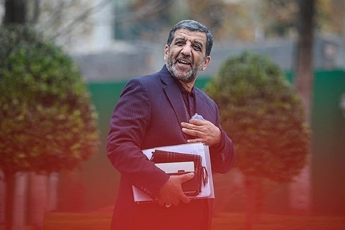 عکس| سلفی وزیر دولت با گوشی آیفون! | دیلی فوتبال