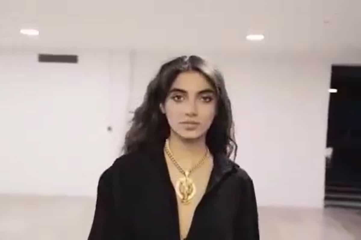 فیلم| توضیحات عجیب مدیریت مجتمع الماس کریم خان درباره کلیپ دختر بی حجاب | دیلی فوتبال