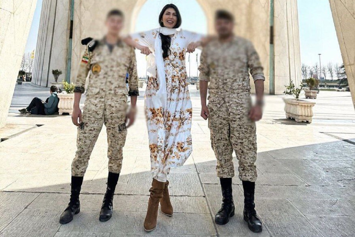 عکس جنجالی ولاگر روس در میدان آزادی تهران | دیلی فوتبال