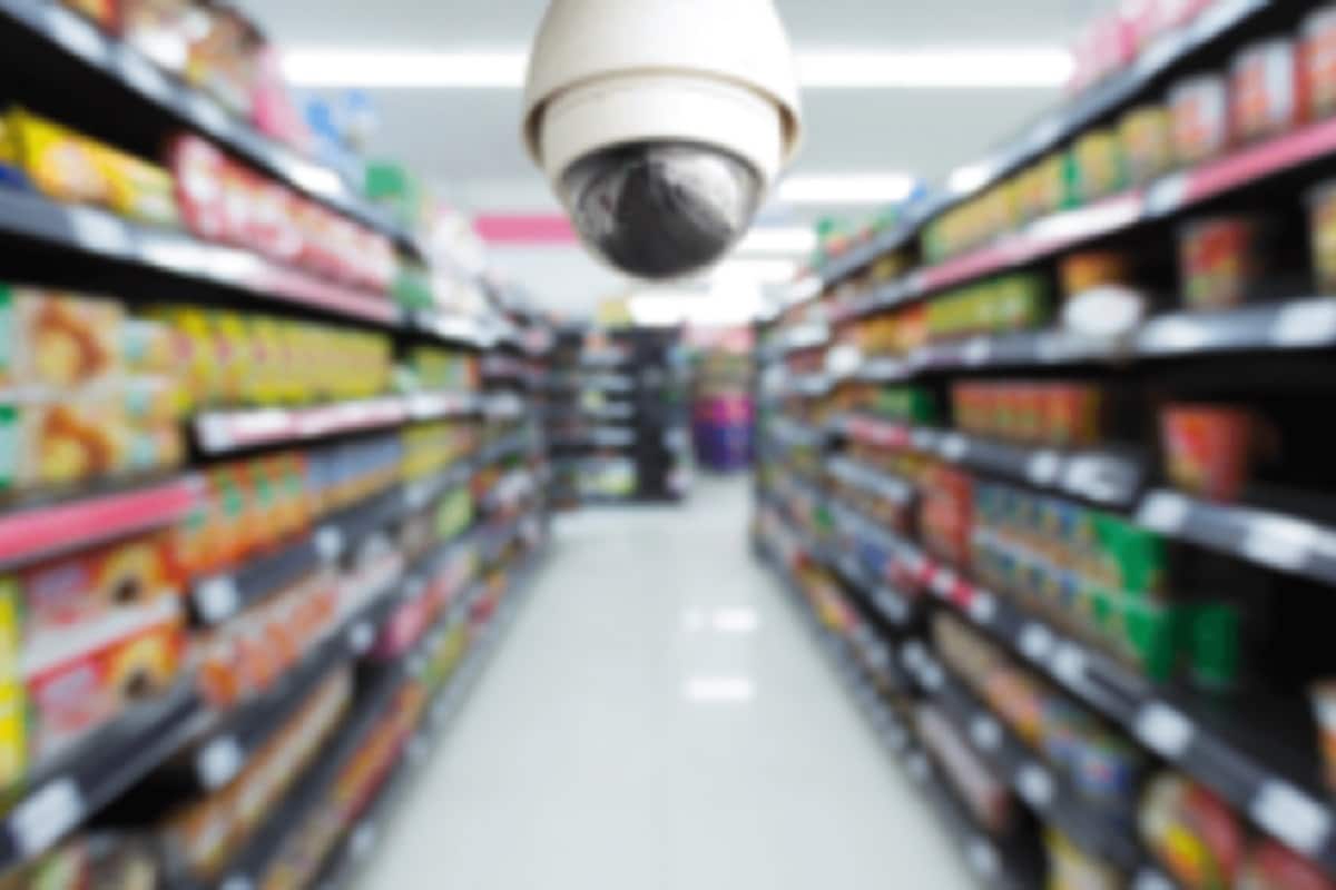 فیلم| کوچک ترین دزد تاریخ | دیلی فوتبال