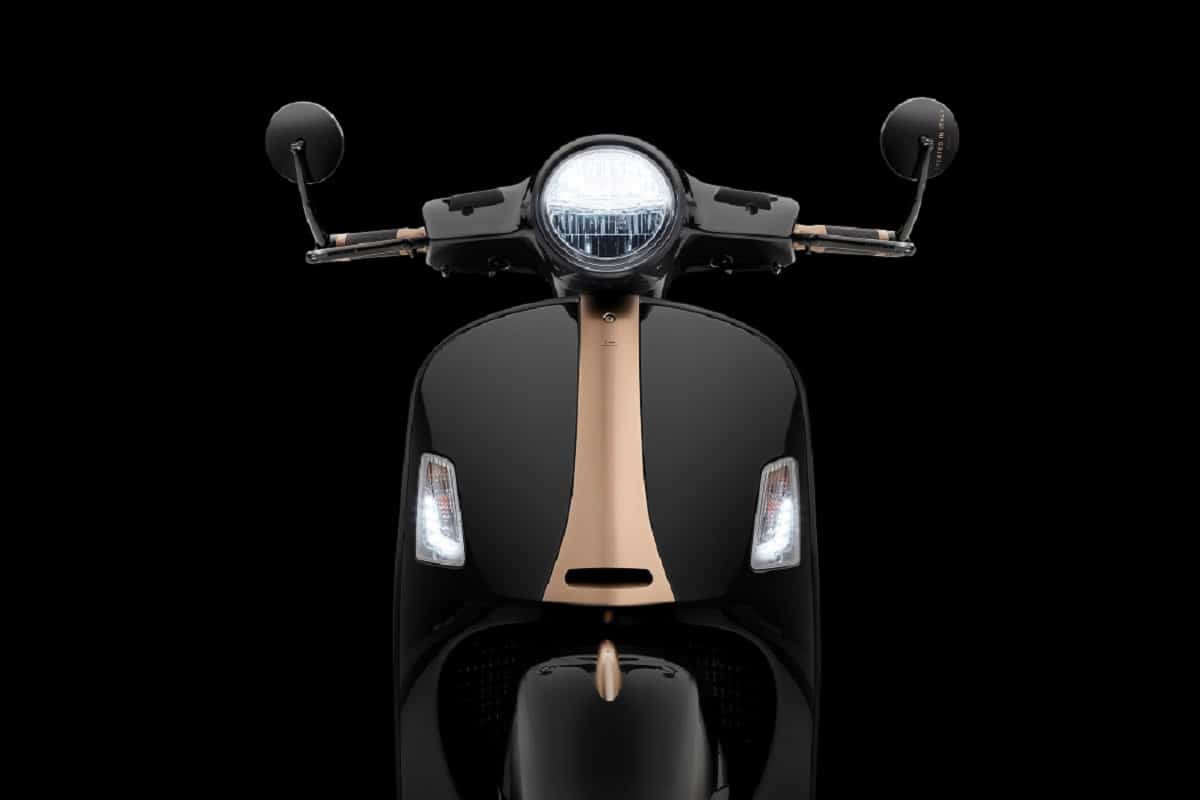 عکس| موتور وسپا یک میلیارد تومان!؟ | دیلی فوتبال