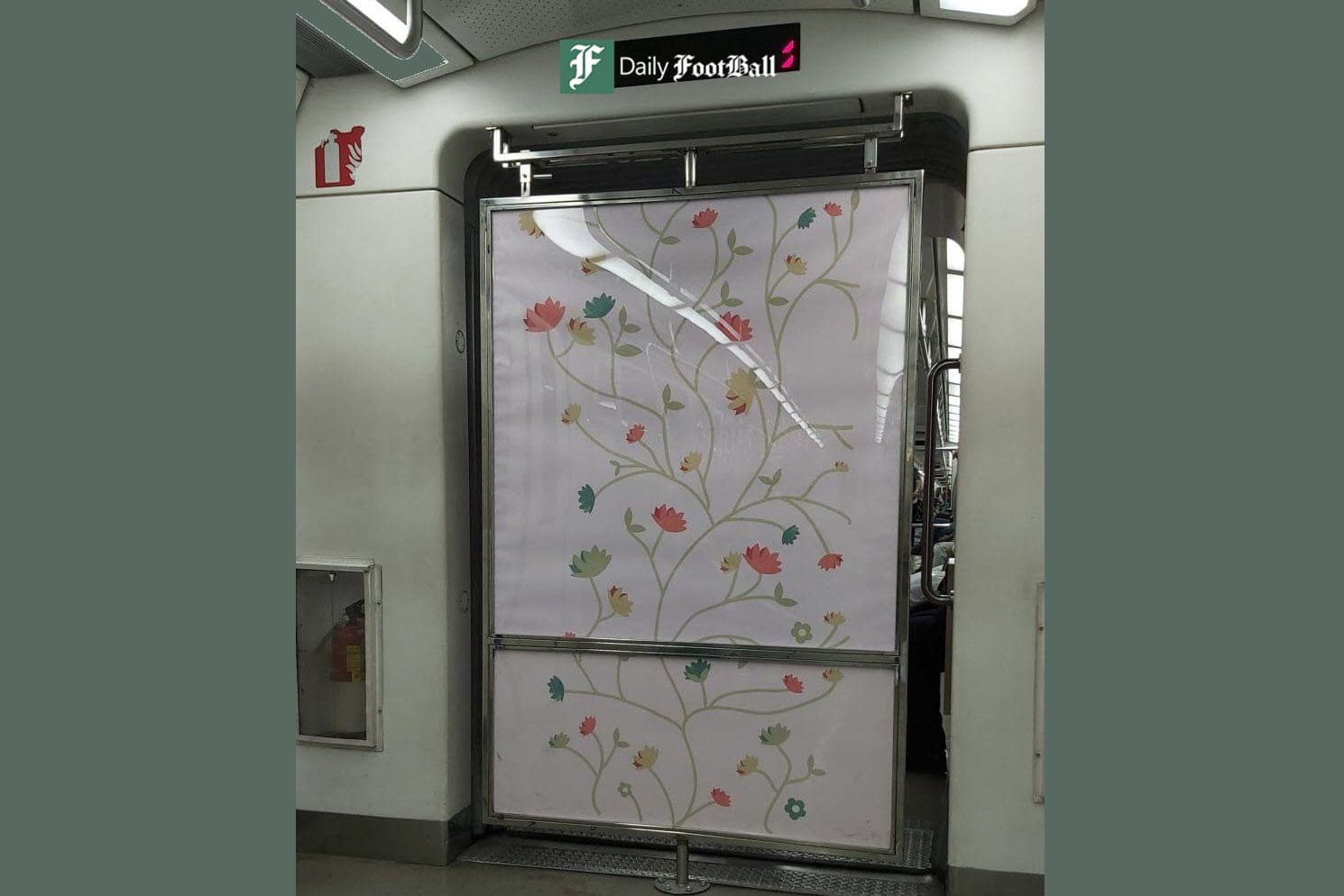 عکس| نصب پرده بین واگن زنان و مردان در مترو تهران | دیلی فوتبال