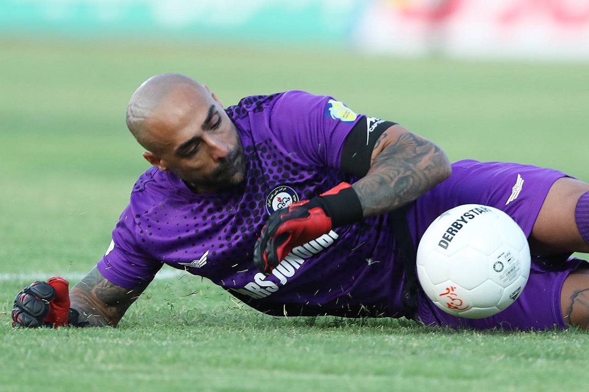 عکس| به یاد مهسا امینی؛ بازوبند دروازه بان پارس جنوبی جم جنجال به پا کرد | دیلی فوتبال