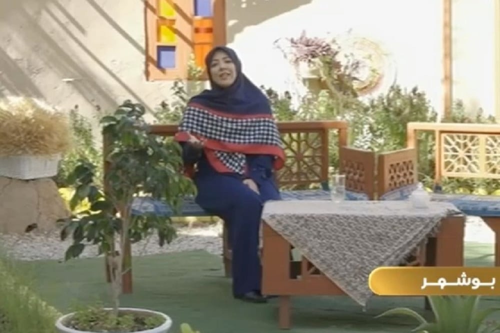 فیلم| اجرای تحسین برانگیز مجری بوشهری؛ صحبت کردن به همه زبان ها و لهجه های ایران | دیلی فوتبال