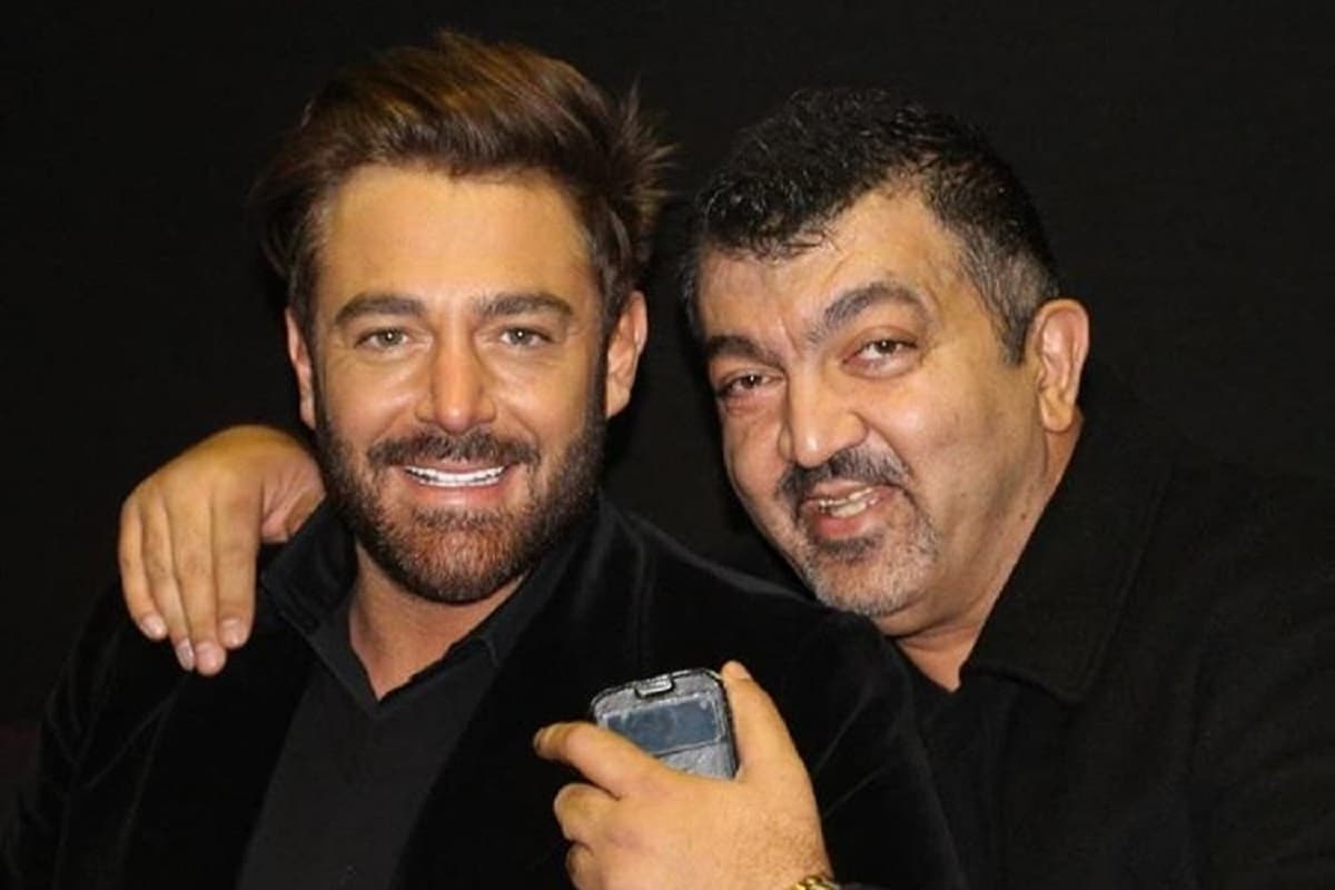 فیلم| واکنش گلایه آمیز احمد ایراندوست به ازدواج محمدرضا گلزار؛ 2 روز دیگه طلاق می گیرن؟ فیلم| واکنش گلایه آمیز احمد ایراندوست به ازدواج محمدرضا گلزار؛ 2 روز دیگه طلاق می گیرن؟ | دیلی فوتبال