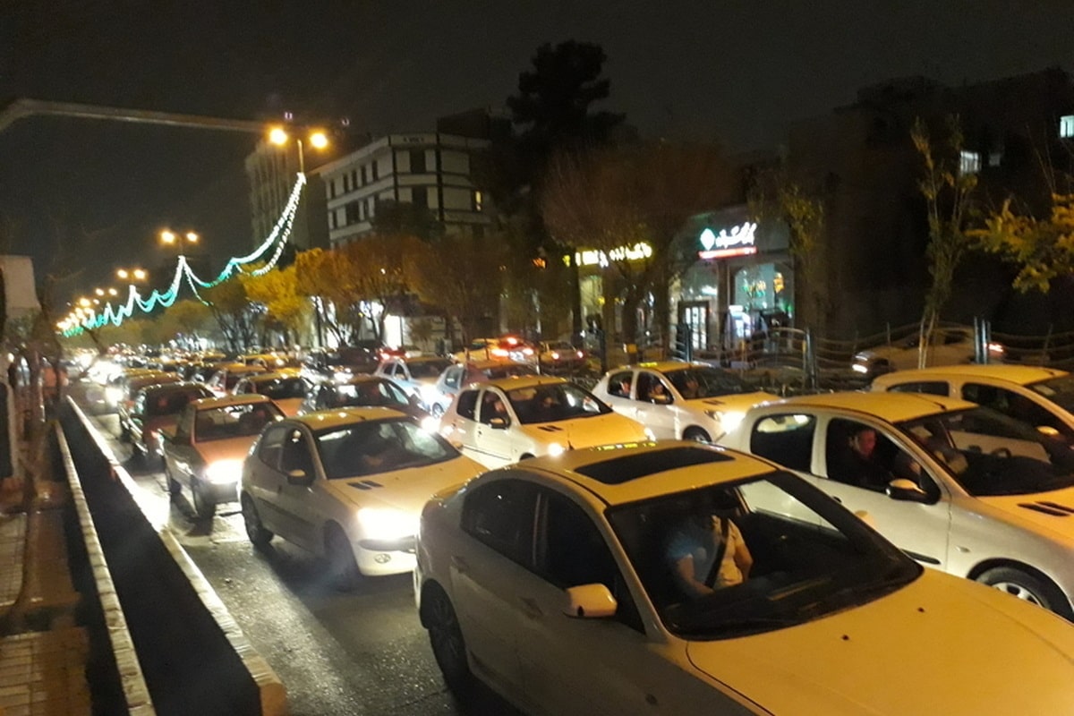 عکس| ماموریت ویژه 11 نهاد برای حذف دور دور از خیابان اندرزگو تهران عکس| ماموریت ویژه 11 نهاد برای حذف دور دور از خیابان اندرزگو تهران | دیلی فوتبال