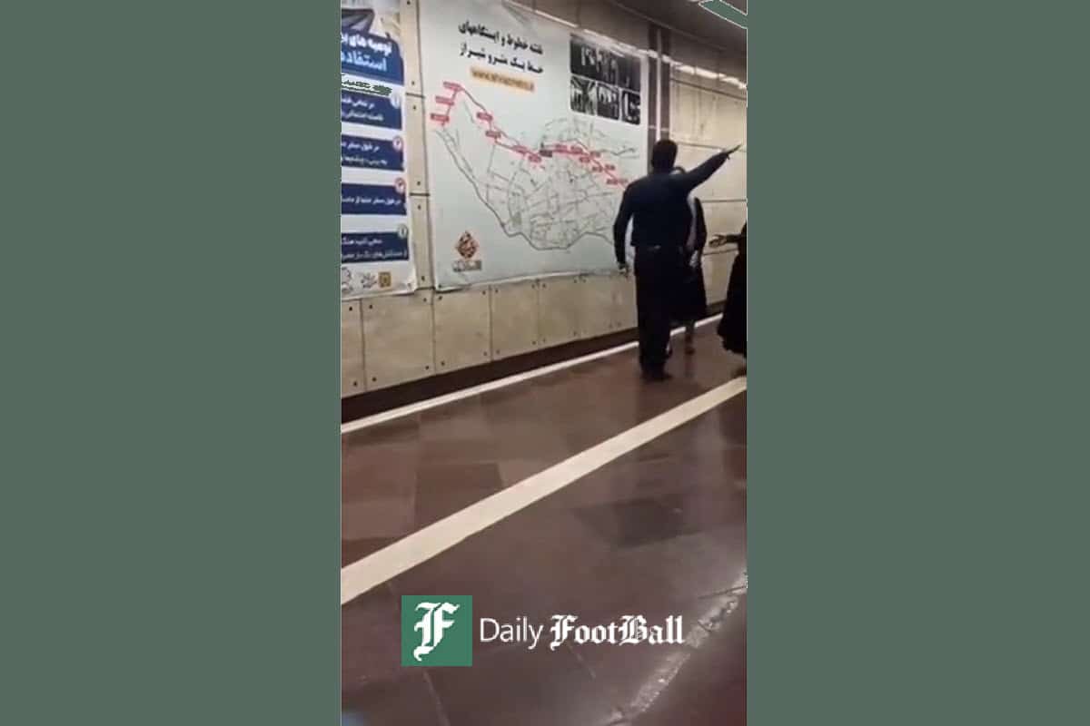 فیلم| ممانعت از ورود دختر بی حجاب به مترو فیلم| ممانعت از ورود دختر بی حجاب به مترو | دیلی فوتبال