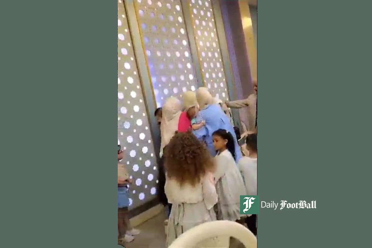 فیلم| دعوای عجیب مادران مقابل چشمان فرزندان دانش آموز در مدرسه فیلم| دعوای عجیب مادران مقابل چشمان فرزندان دانش آموز در مدرسه | دیلی فوتبال