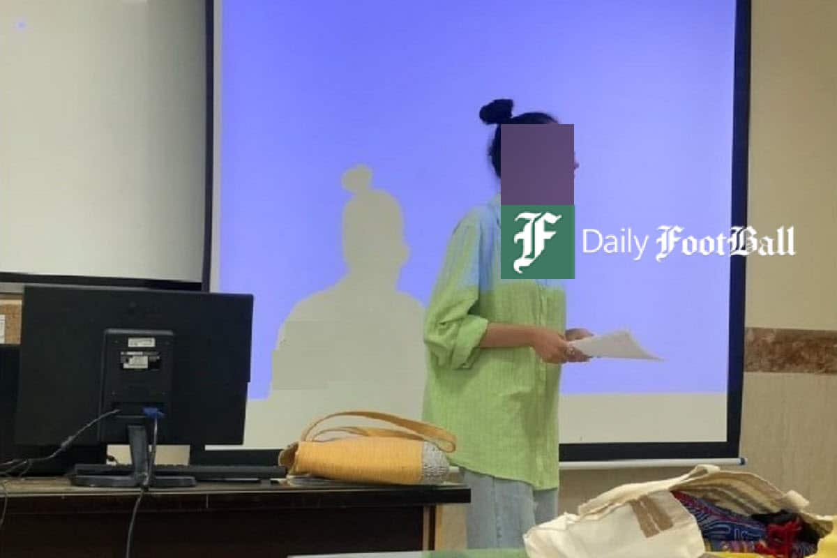 عکس| حرمت شکنی دانشجوی بی حجاب در دانشگاه | دیلی فوتبال